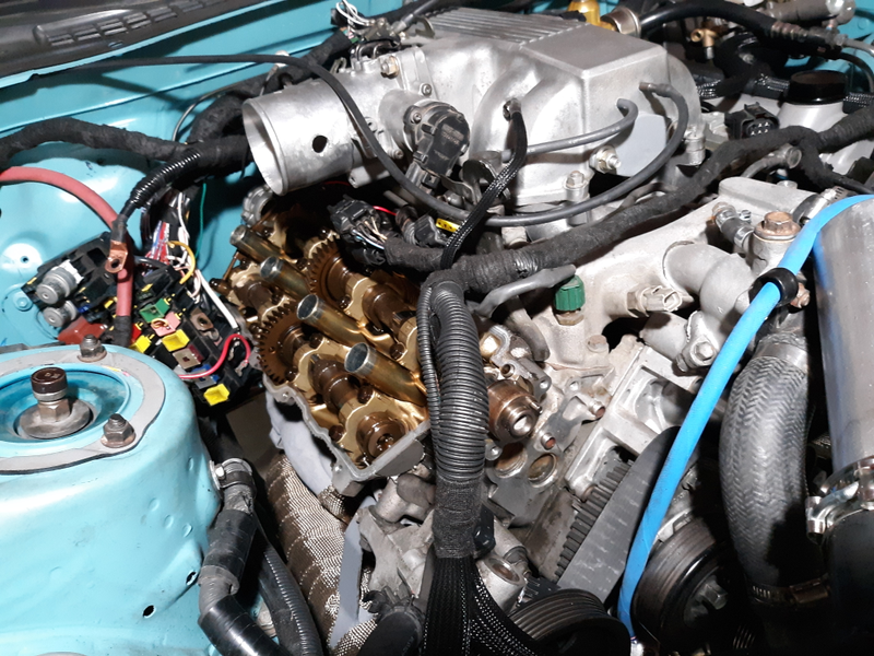 Pulled the cam gear off without pulling the timing belt or crank pulley.